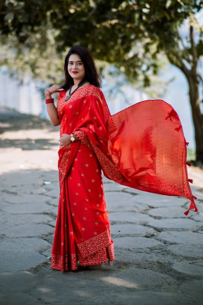 প্রিমিয়াম সিল্ক শাড়ি