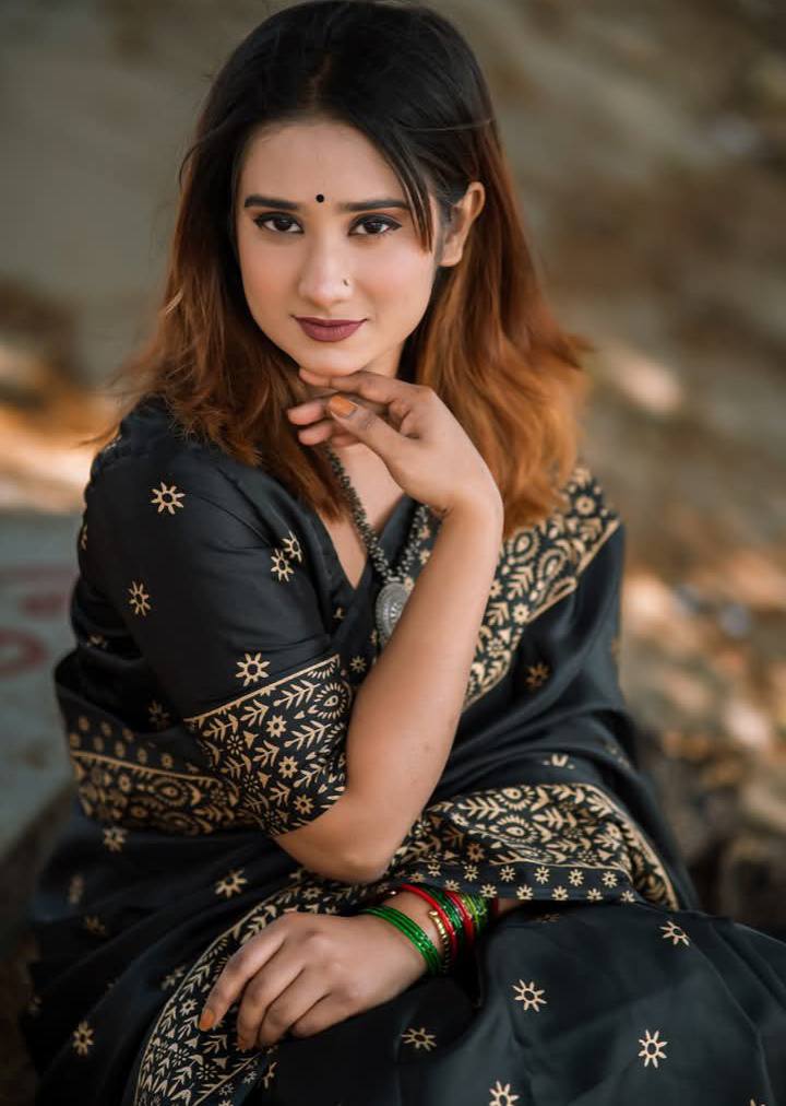 প্রিমিয়াম সিল্ক শাড়ি