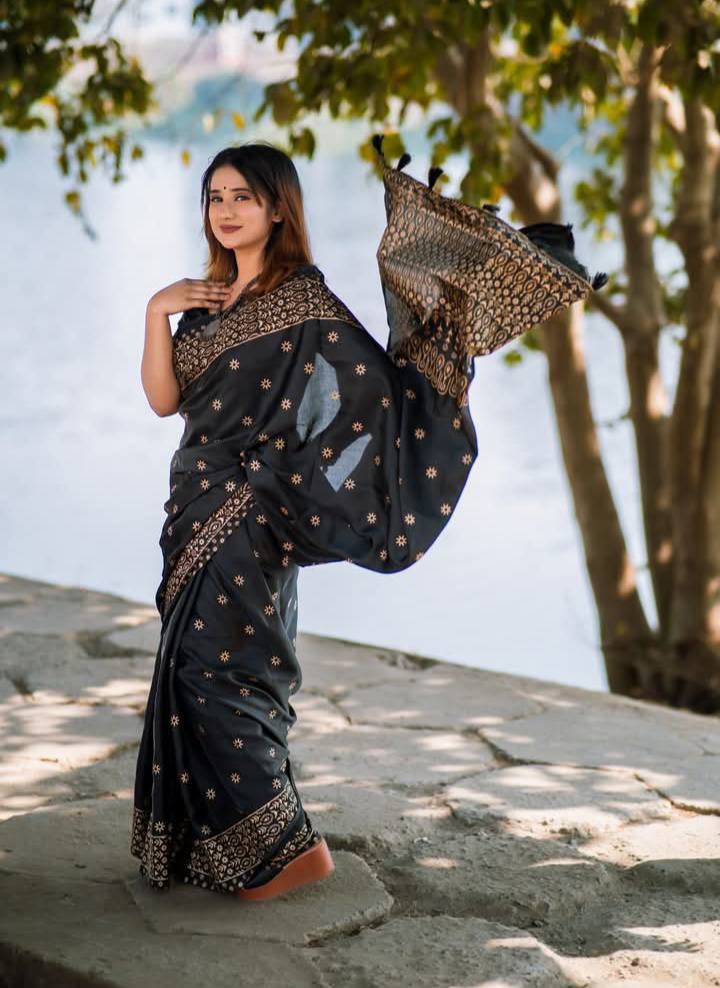 প্রিমিয়াম সিল্ক শাড়ি