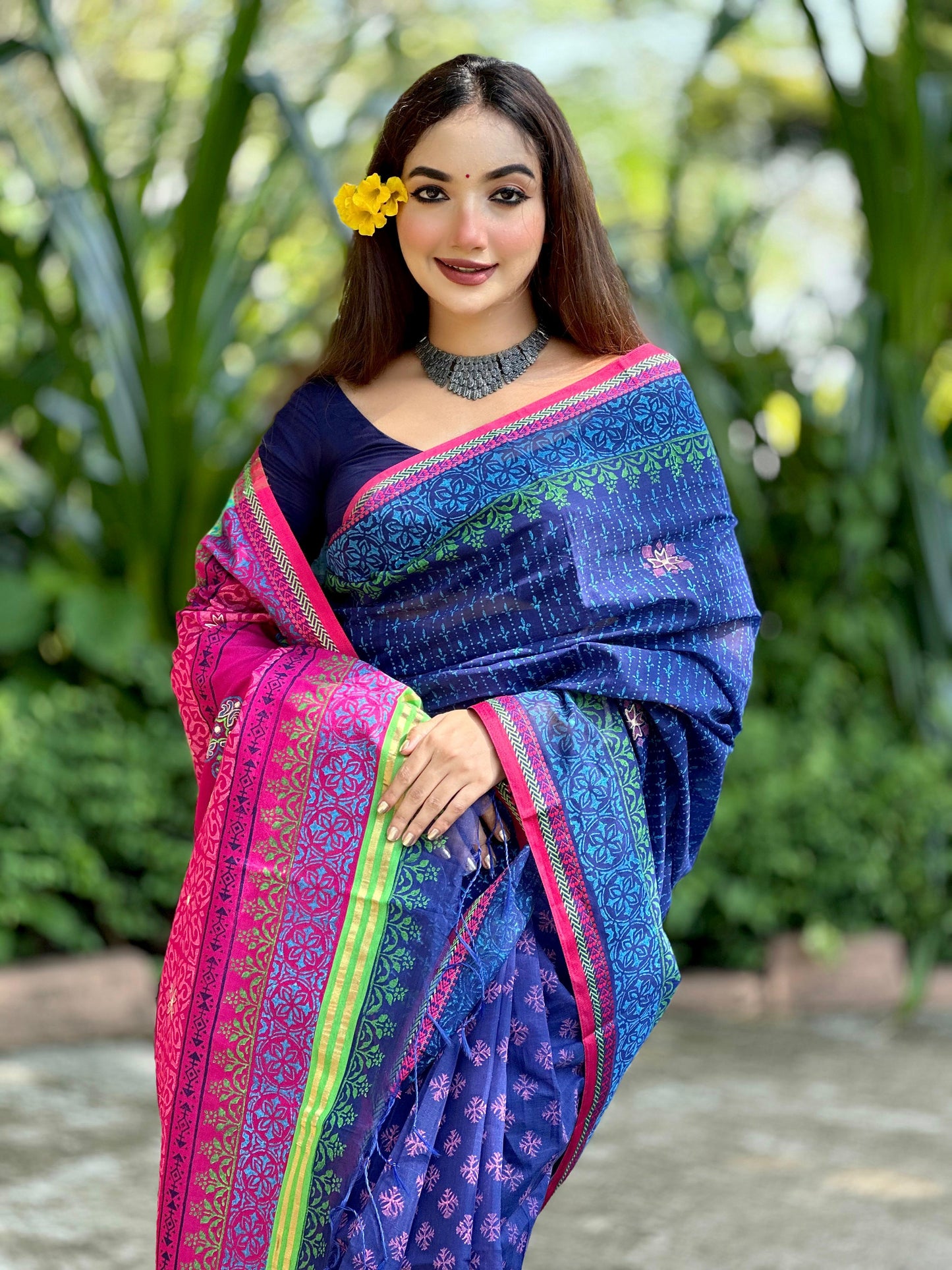 প্রিমিয়াম হাফসিল্ক বুটিক শাড়ি