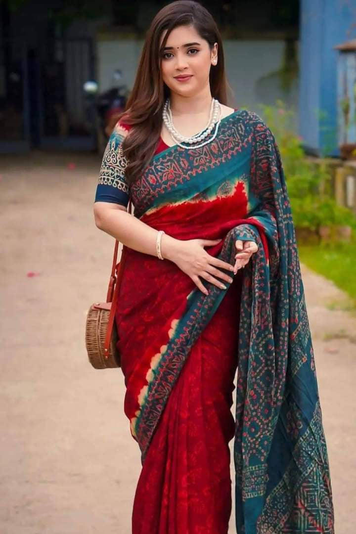 প্রিমিয়াম সিল্ক শাড়ি