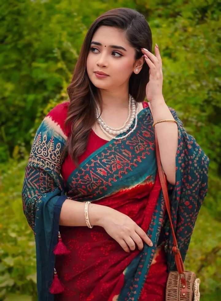 প্রিমিয়াম সিল্ক শাড়ি