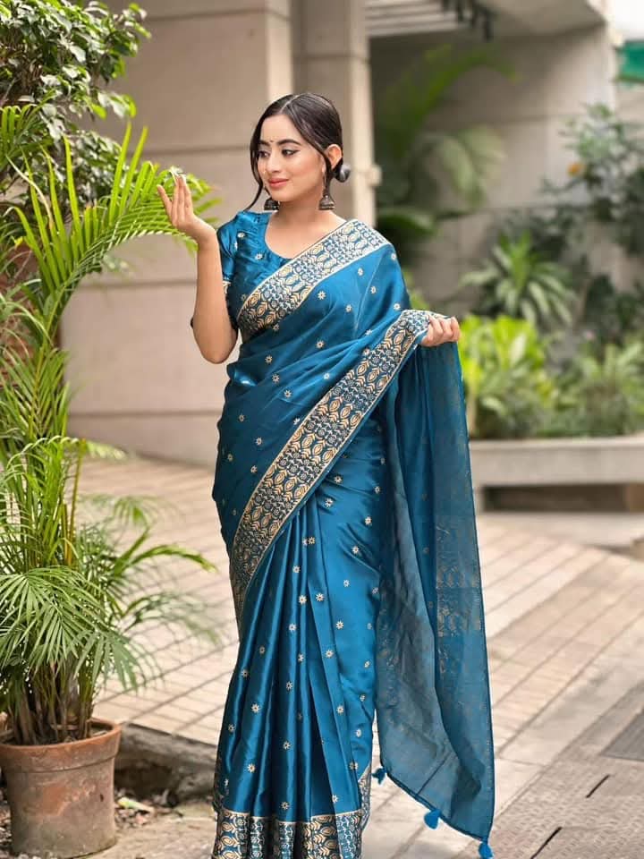 প্রিমিয়াম সিল্ক শাড়ি