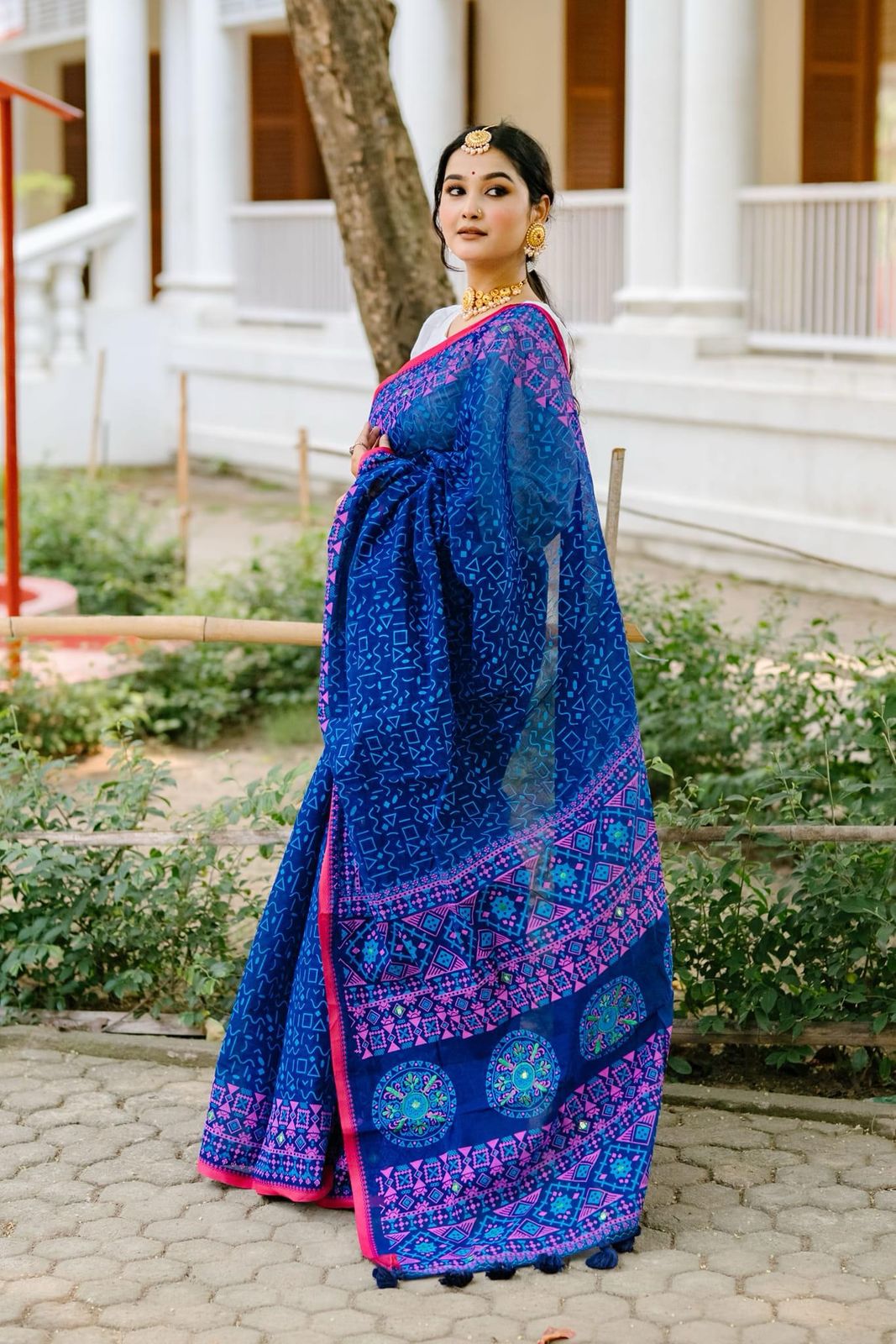প্রিমিয়াম হাফসিল্ক বুটিক শাড়ি