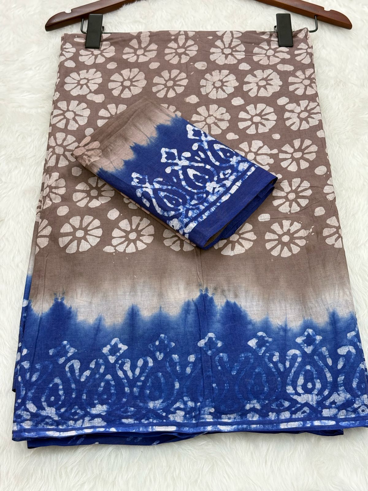 প্রিমিয়াম বাটিক শাড়ী