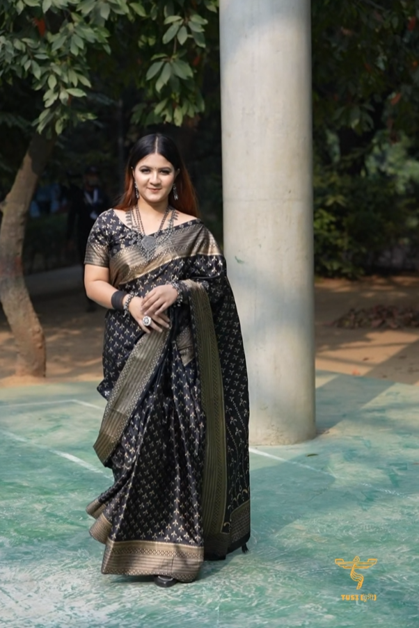 প্রিমিয়াম জাপানী সিল্ক শাড়ি