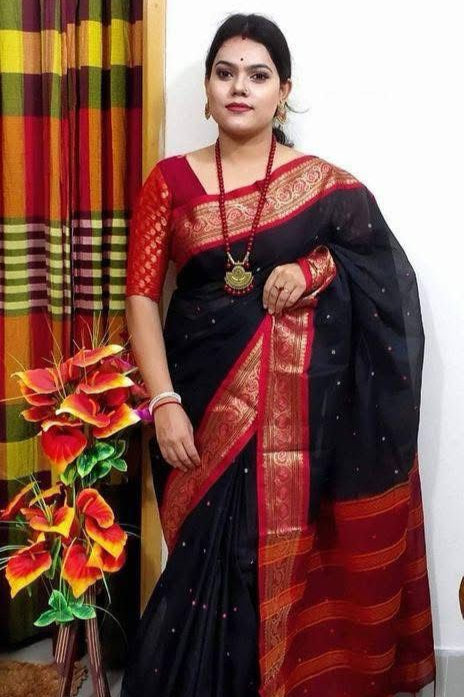 প্রিমিয়াম কটন শাড়ী